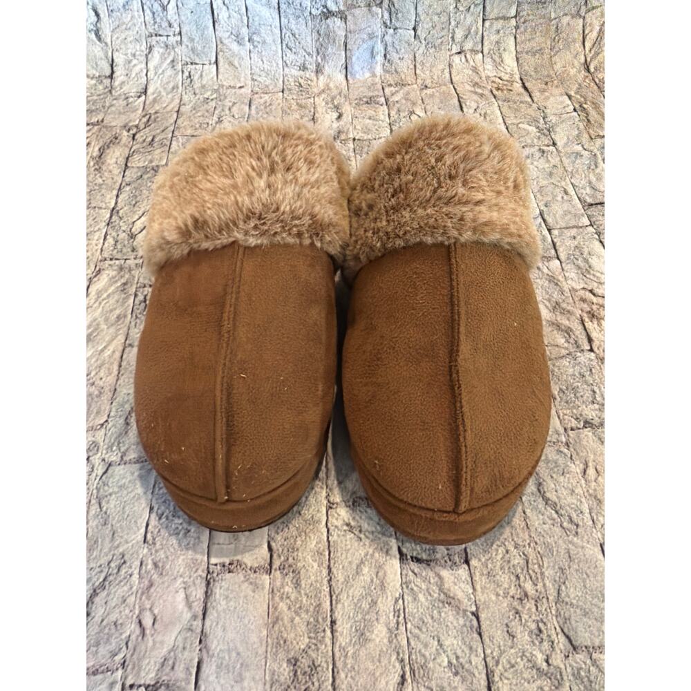 Women’s Large (8-9) kooba slippers